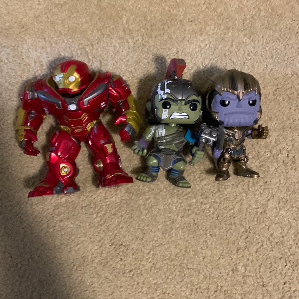 Marvel Funko pop characters lot of 3 no boxes. Marvel fans- Iron Man Hulk thanos